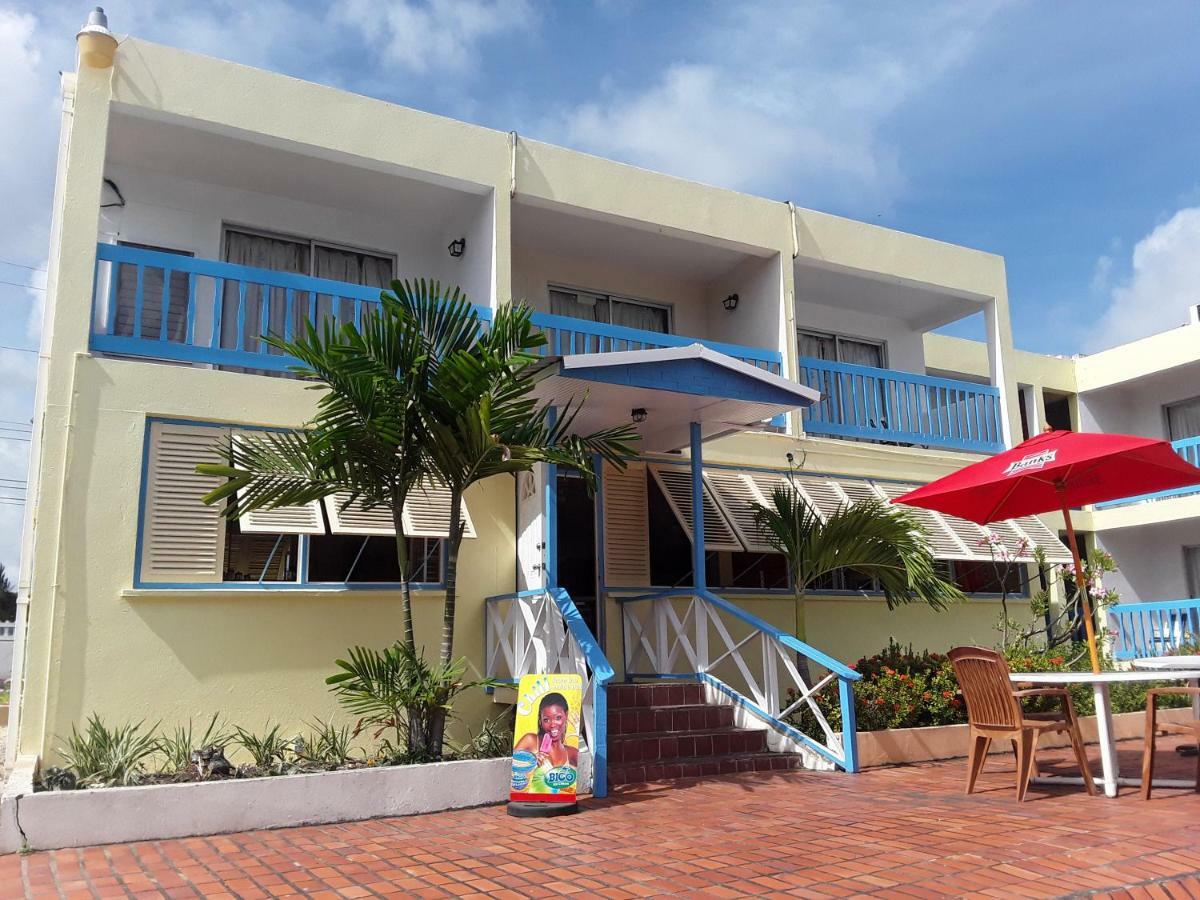 Carib Blue Apartments Oistins Dış mekan fotoğraf