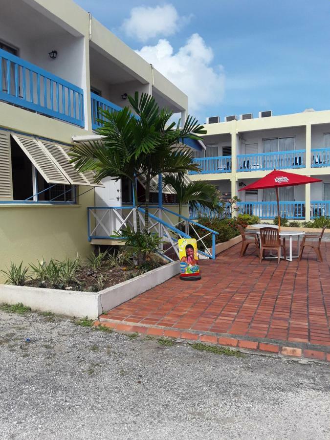 Carib Blue Apartments Oistins Dış mekan fotoğraf